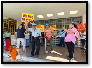 En Carmen, más de 150 jubilados de la UNACAR se quedan sin aguinaldo y acusan violación a sus derechos.